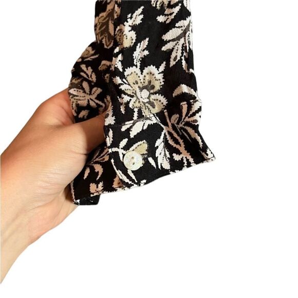 J. Jill floral patterned button down shirt. - Picture 3 of 11